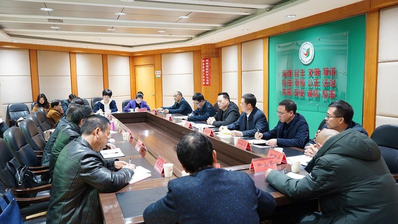 编程过程中会遇到各种难题，良好的心理素质有助于应对挑战。以下是一些建议：
